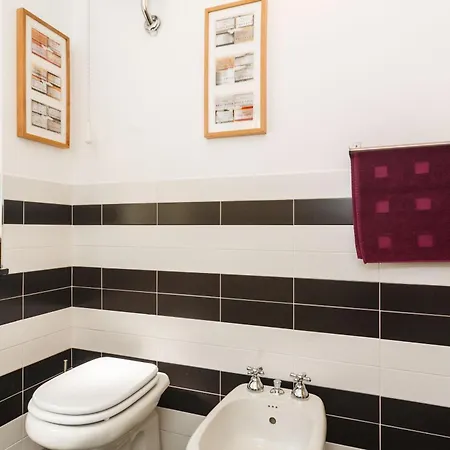 Bed and Breakfast Girovagando Γένοβα